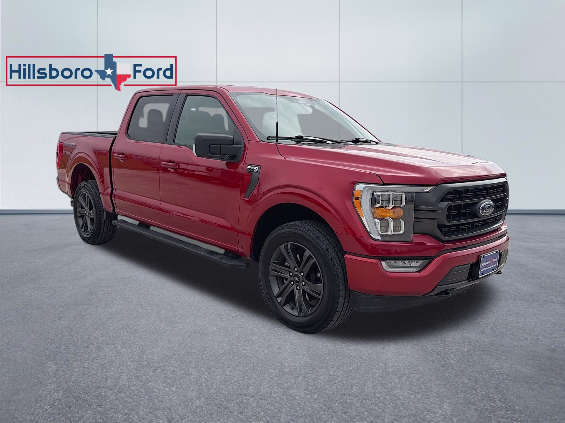 2023 Hot Pepper Red Metallic Tinted Clearcoat Ford F-150 XLT 4X4 Truck