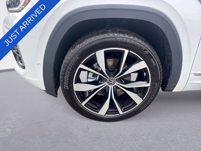 2025 Pure White Volkswagen Atlas 2.0T SEL Premium R-Line AWD SUV