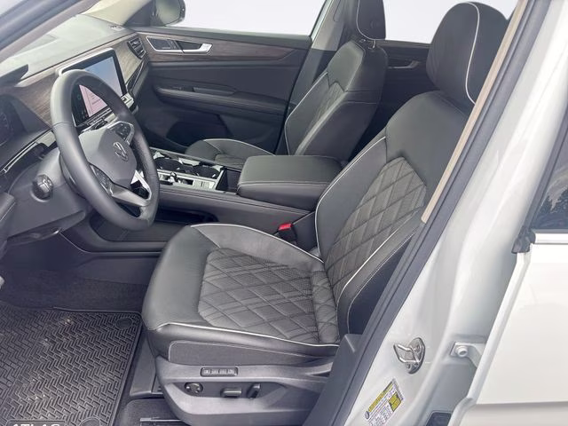 2025 Pure White Volkswagen Atlas 2.0T SEL Premium R-Line AWD SUV