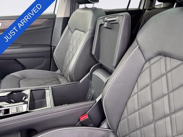 2025 Pure White Volkswagen Atlas 2.0T SEL Premium R-Line AWD SUV