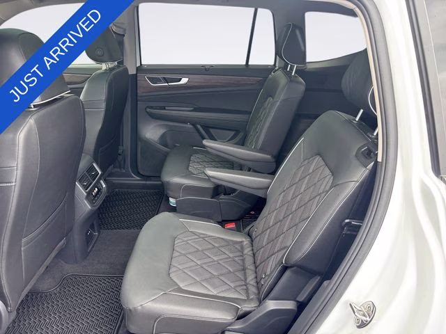 2025 Pure White Volkswagen Atlas 2.0T SEL Premium R-Line AWD SUV