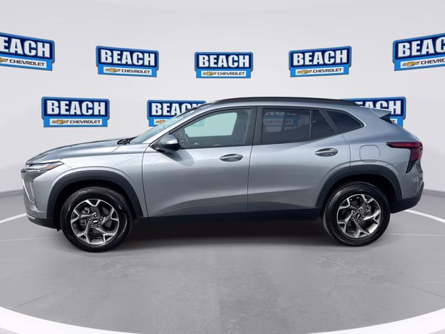 2025 Sterling Gray Metallic Chevrolet Trax LT FWD SUV