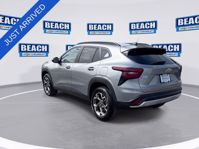 2025 Sterling Gray Metallic Chevrolet Trax LT FWD SUV