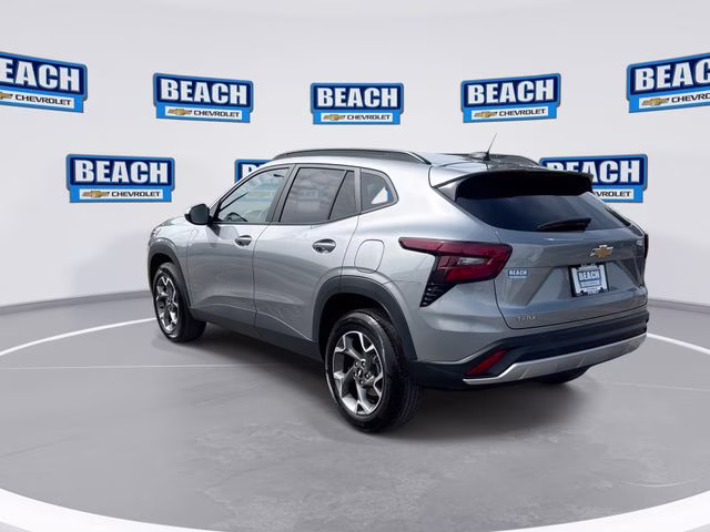 2025 Sterling Gray Metallic Chevrolet Trax LT FWD SUV