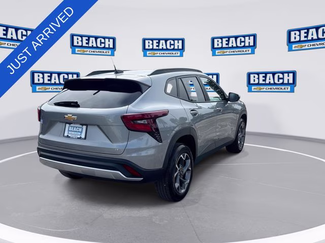 2025 Sterling Gray Metallic Chevrolet Trax LT FWD SUV