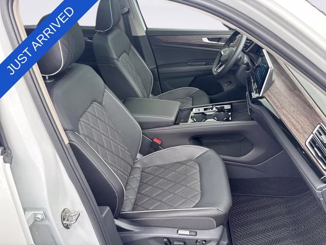 2025 Pure White Volkswagen Atlas 2.0T SEL Premium R-Line AWD SUV