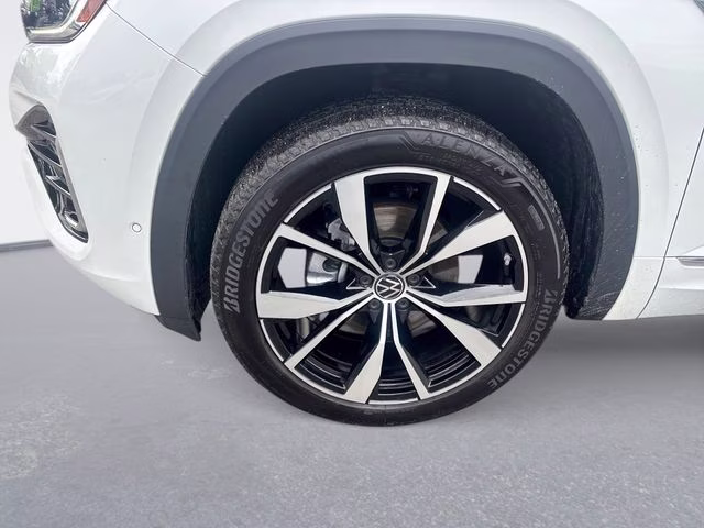 2025 Pure White Volkswagen Atlas 2.0T SEL Premium R-Line AWD SUV