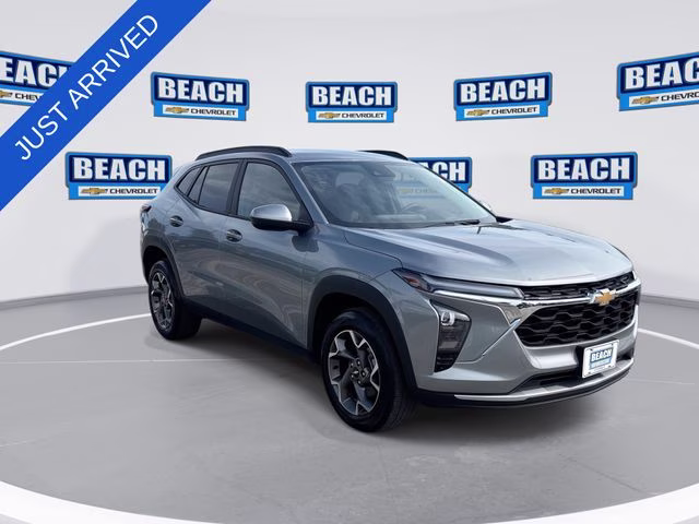 2025 Sterling Gray Metallic Chevrolet Trax LT FWD SUV