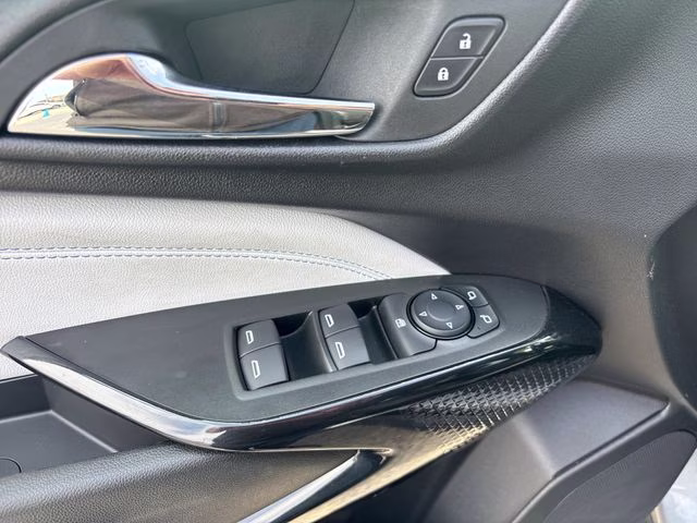 2025 Sterling Gray Metallic Chevrolet Trax LT FWD SUV