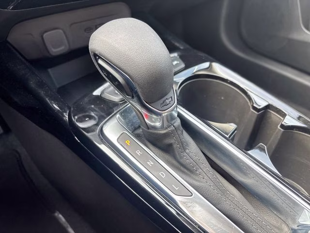 2025 Sterling Gray Metallic Chevrolet Trax LT FWD SUV