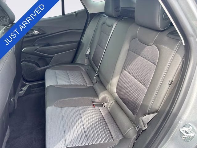 2025 Sterling Gray Metallic Chevrolet Trax LT FWD SUV