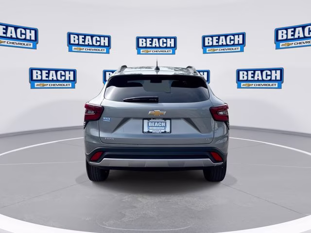 2025 Sterling Gray Metallic Chevrolet Trax LT FWD SUV