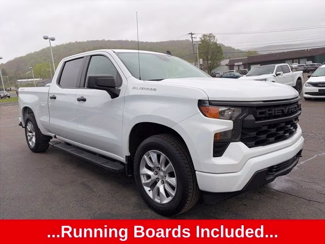 2022 Summit White Chevrolet Silverado 1500 Custom 4X4 Truck