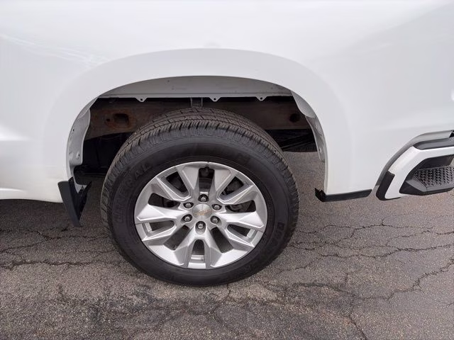 2022 Summit White Chevrolet Silverado 1500 Custom 4X4 Truck