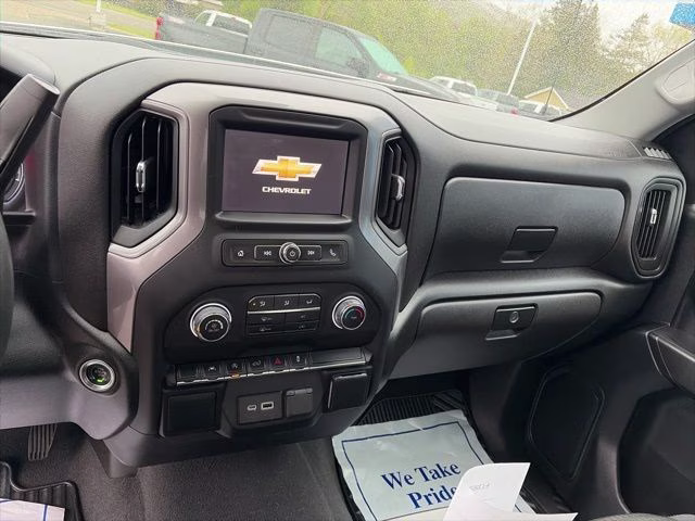 2022 Summit White Chevrolet Silverado 1500 Custom 4X4 Truck