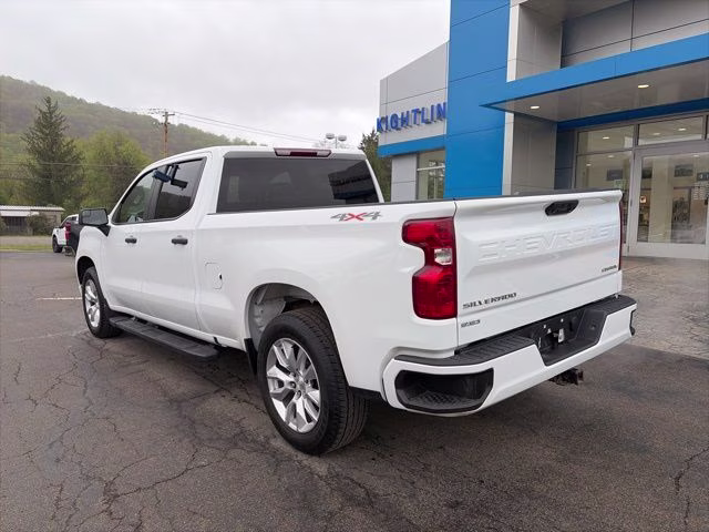 2022 Summit White Chevrolet Silverado 1500 Custom 4X4 Truck