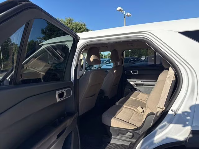 2021 Oxford White Ford Explorer RWD SUV