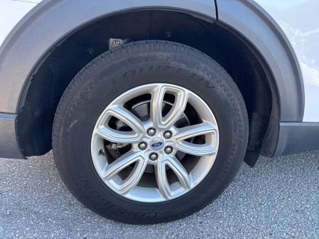 2021 Oxford White Ford Explorer RWD SUV