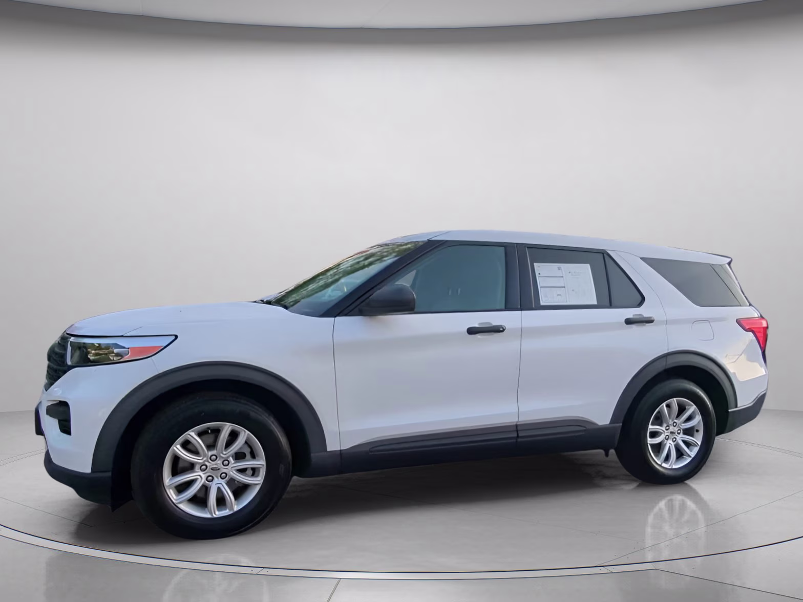 2021 Oxford White Ford Explorer RWD SUV