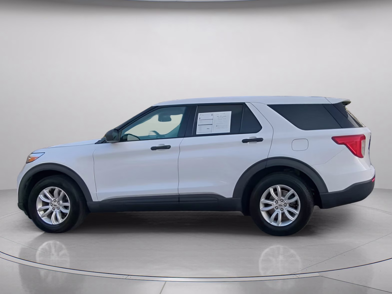 2021 Oxford White Ford Explorer RWD SUV