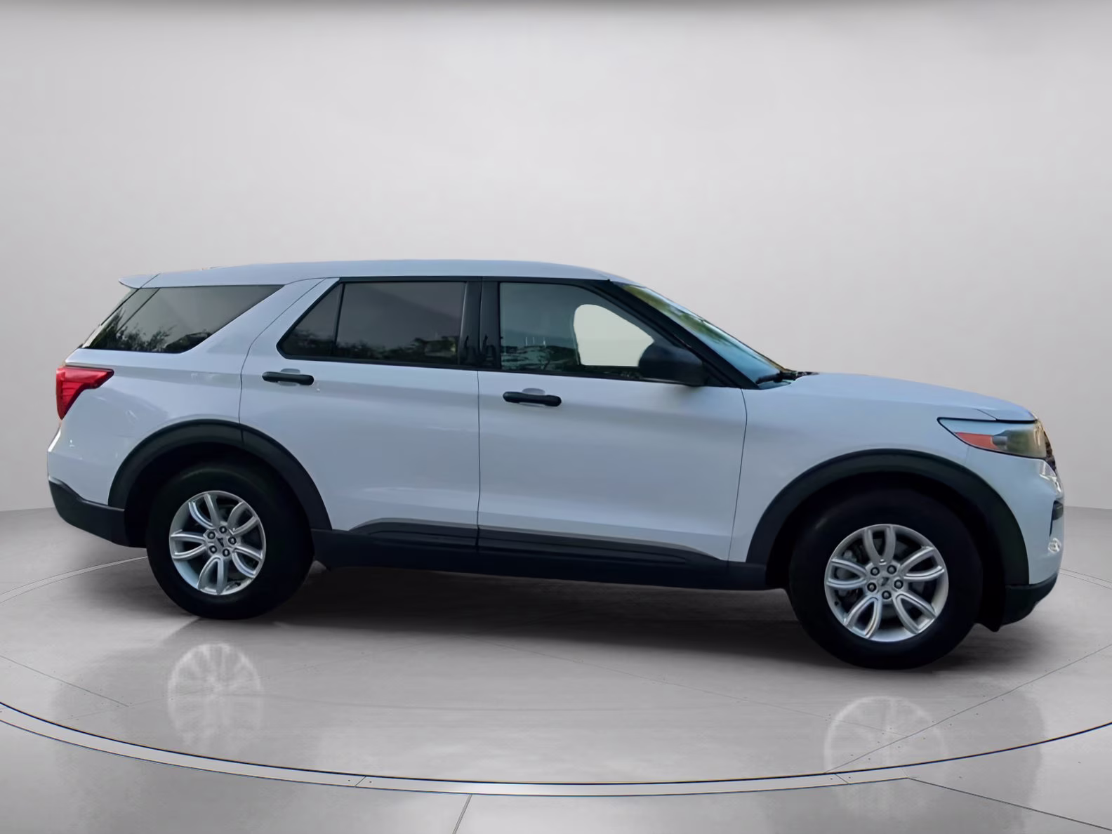 2021 Oxford White Ford Explorer RWD SUV