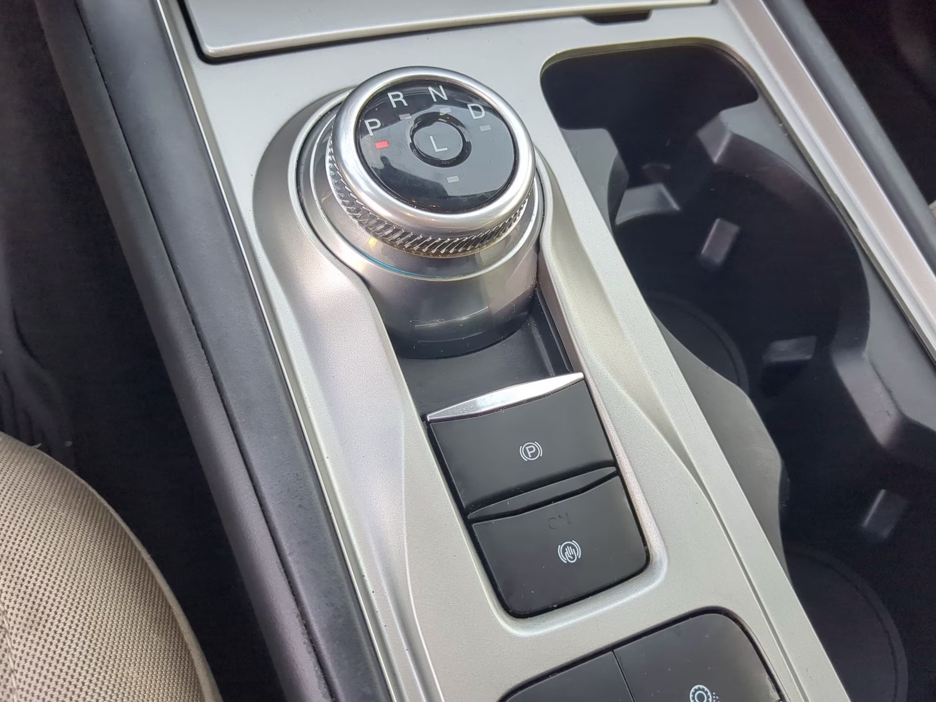 2021 Oxford White Ford Explorer RWD SUV