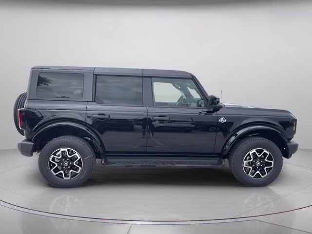 2026 Shadow Black Ford Bronco Outer Banks 4X4 Convertible