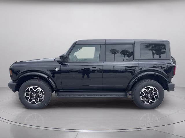 2026 Shadow Black Ford Bronco Outer Banks 4X4 Convertible