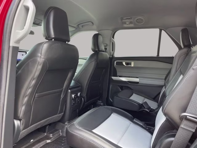 2024 Rapid Red Metallic Tinted Clearcoat Ford Explorer XLT RWD SUV