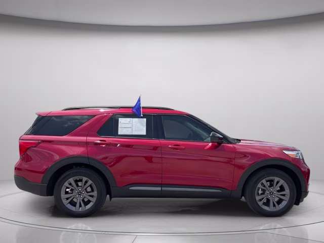 2024 Rapid Red Metallic Tinted Clearcoat Ford Explorer XLT RWD SUV