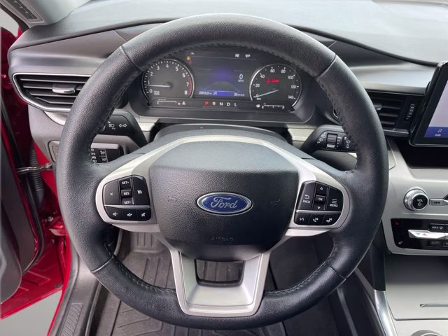 2024 Rapid Red Metallic Tinted Clearcoat Ford Explorer XLT RWD SUV