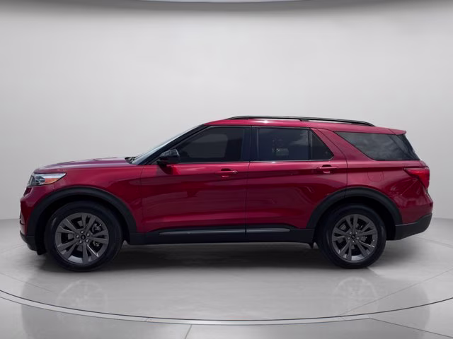 2024 Rapid Red Metallic Tinted Clearcoat Ford Explorer XLT RWD SUV