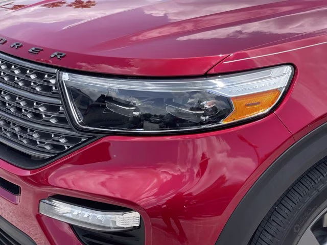 2024 Rapid Red Metallic Tinted Clearcoat Ford Explorer XLT RWD SUV