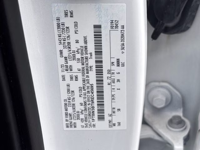 2024 White Metallic Ford Super Duty F-350 SRW Lariat 4X4 Truck