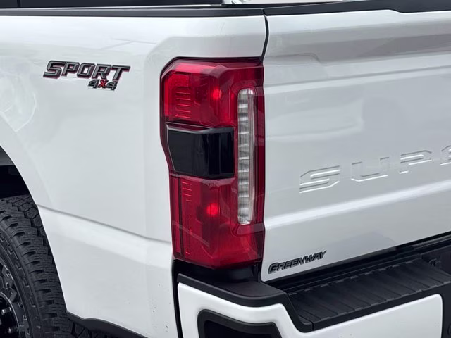 2024 White Metallic Ford Super Duty F-350 SRW Lariat 4X4 Truck
