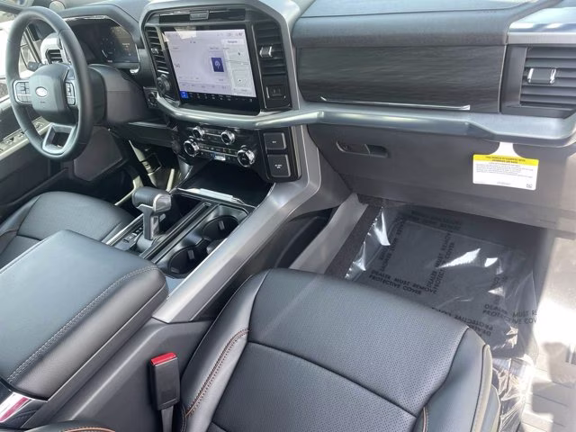 2026 Oxford White Ford F-150 Lariat 4X4 Truck