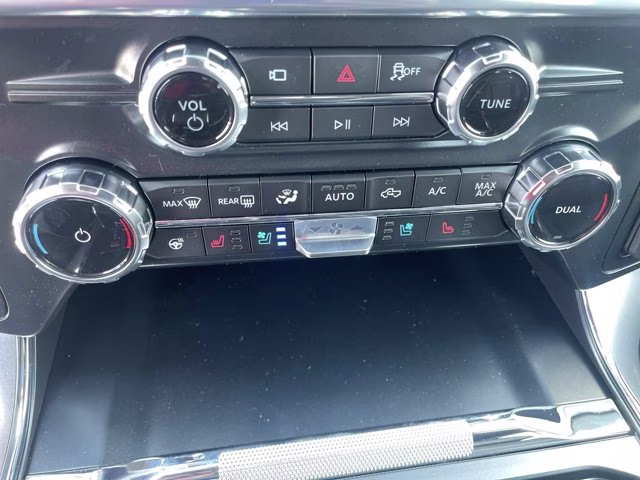 2026 Oxford White Ford F-150 Lariat 4X4 Truck