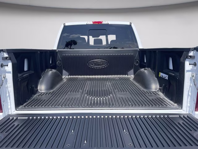 2026 Oxford White Ford F-150 Lariat 4X4 Truck