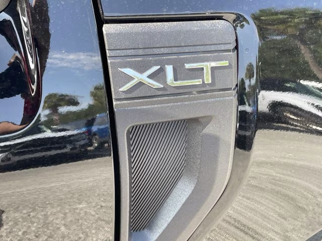 2026 Shadow Black Ford Maverick XLT FWD Truck