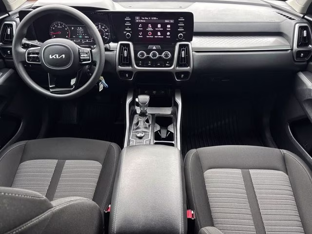 2023 Everlasting Silver Kia Sorento LX FWD SUV