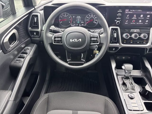 2023 Everlasting Silver Kia Sorento LX FWD SUV