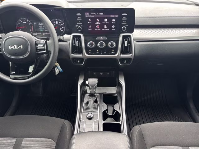 2023 Everlasting Silver Kia Sorento LX FWD SUV