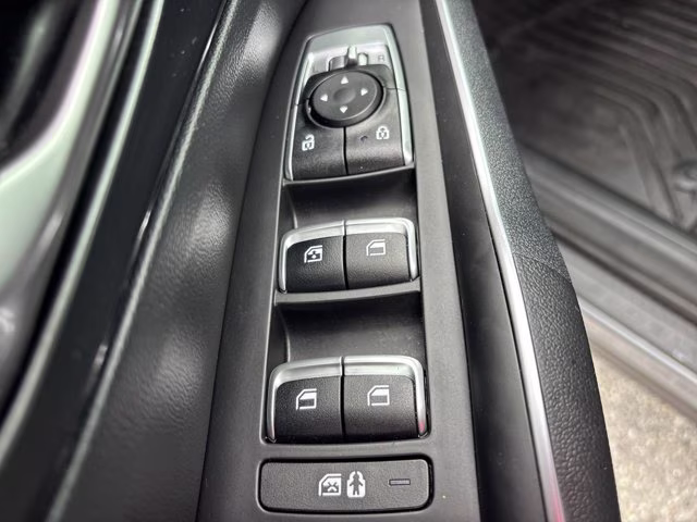 2023 Everlasting Silver Kia Sorento LX FWD SUV