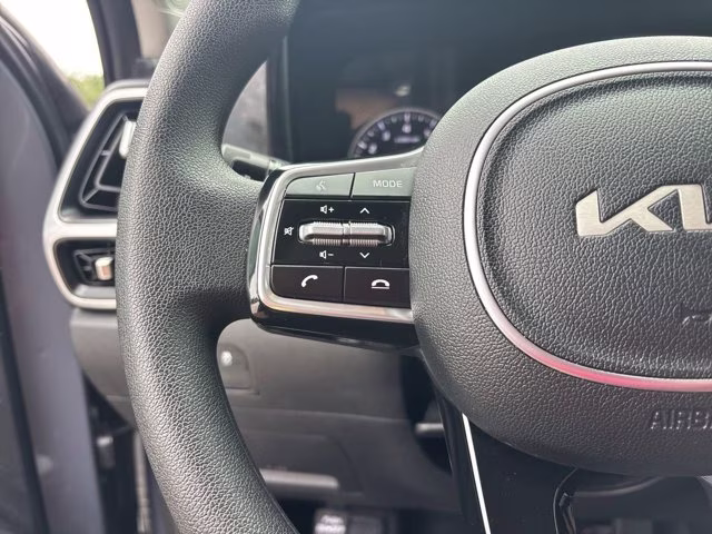 2023 Everlasting Silver Kia Sorento LX FWD SUV