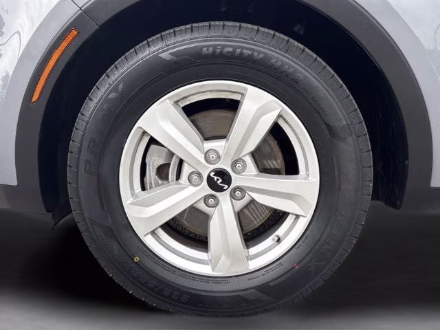 2023 Everlasting Silver Kia Sorento LX FWD SUV