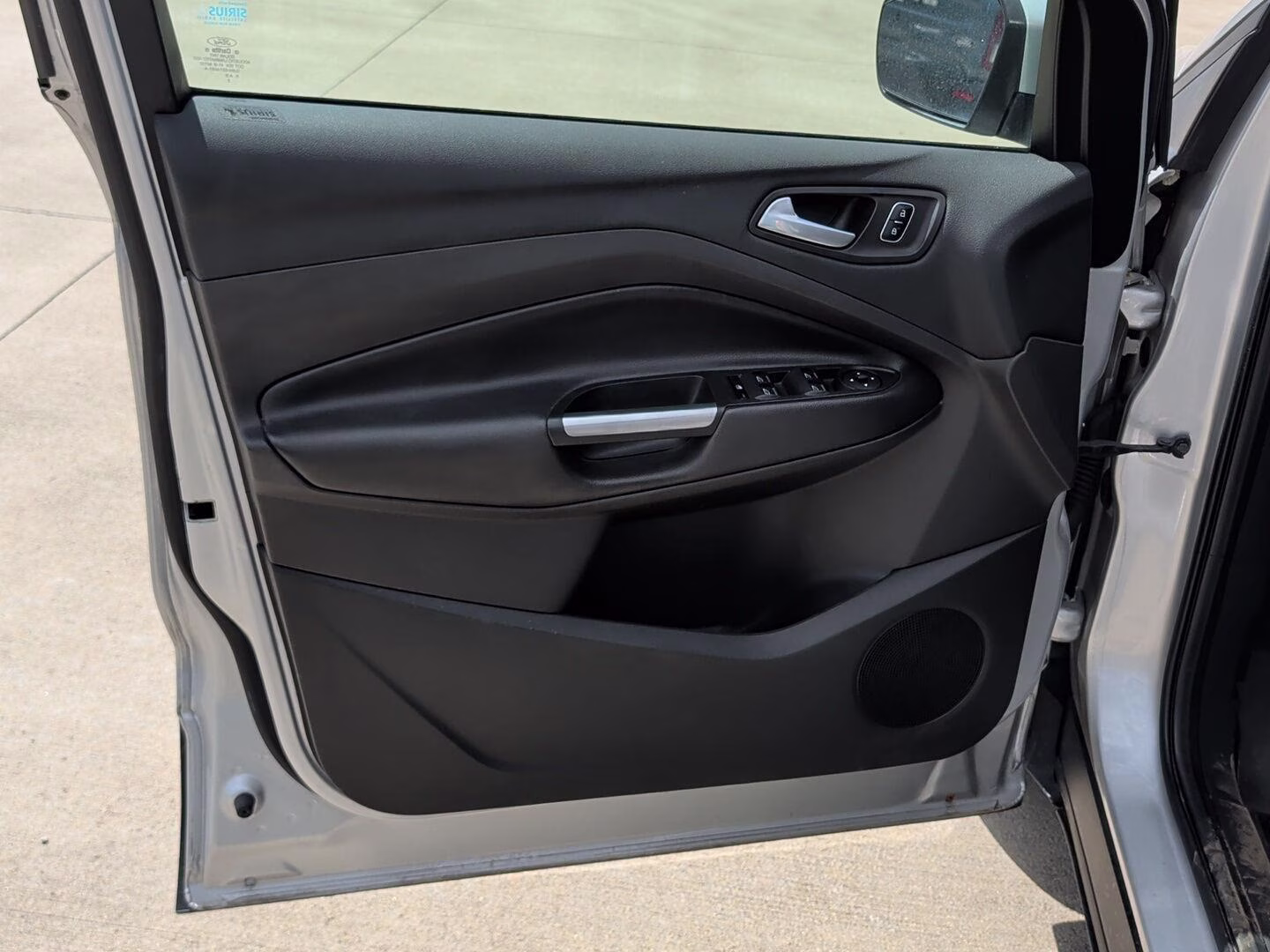 2017 Ingot Silver Ford Escape SE FWD SUV