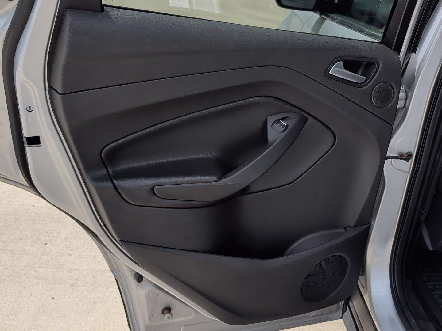 2017 Ingot Silver Ford Escape SE FWD SUV