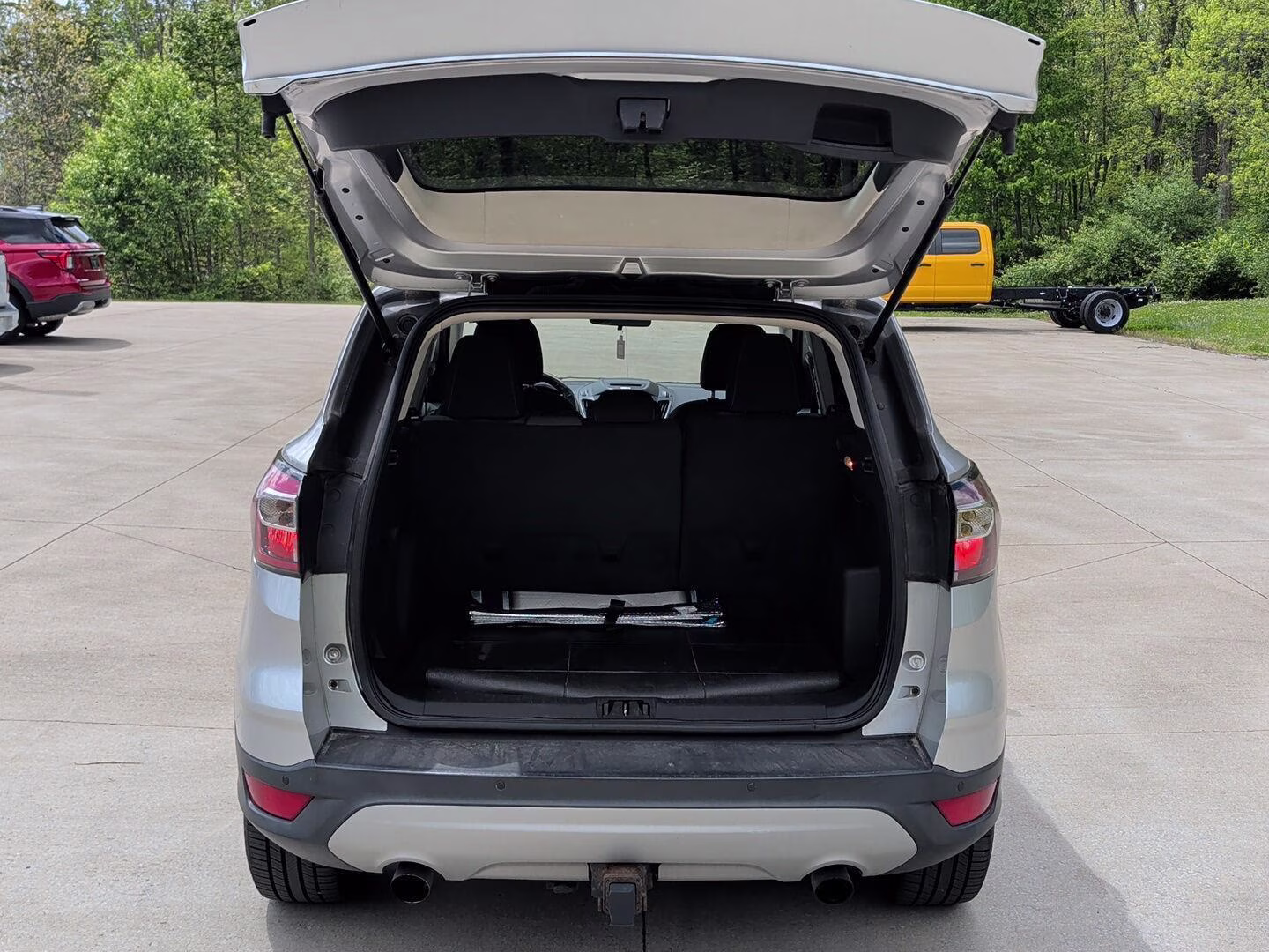 2017 Ingot Silver Ford Escape SE FWD SUV