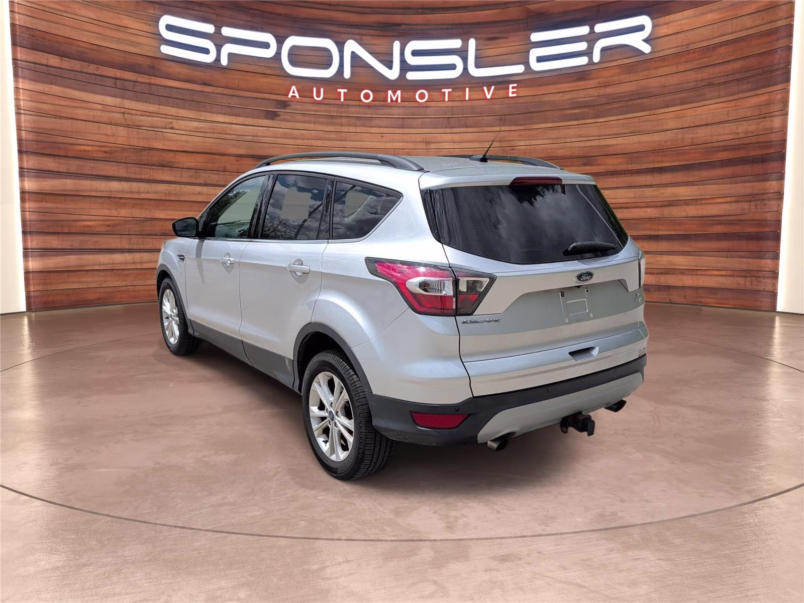 2017 Ingot Silver Ford Escape SE FWD SUV