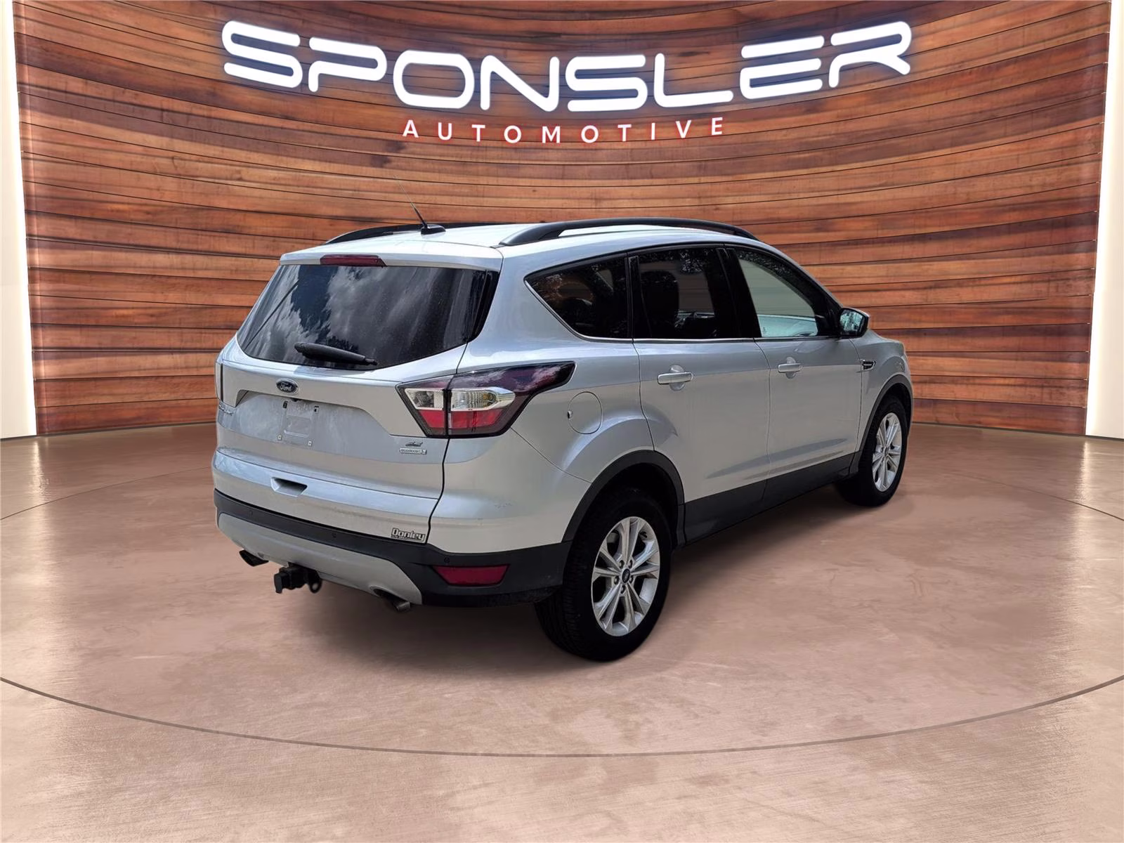 2017 Ingot Silver Ford Escape SE FWD SUV
